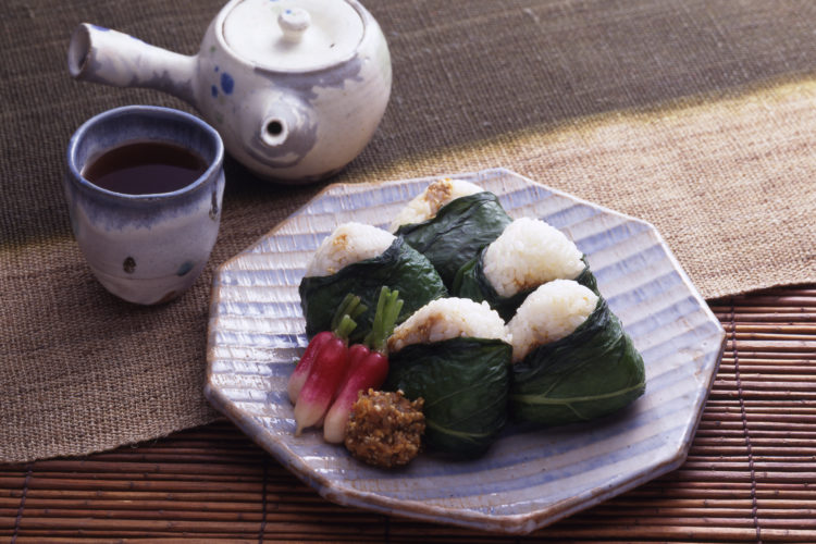 ふきの葉にぎりご飯（愛知）