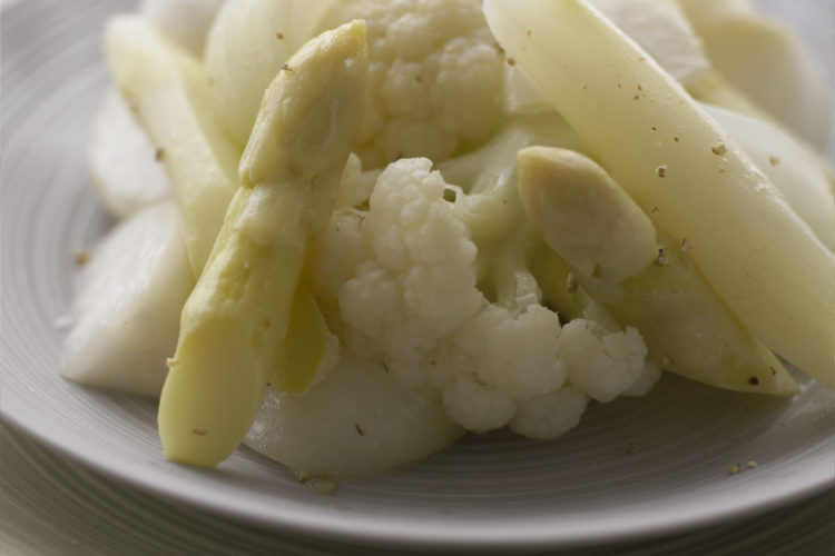 白野菜の純白ごま油ソテー