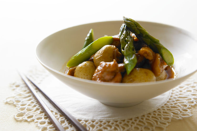 鶏肉と新じゃがのラー油煮