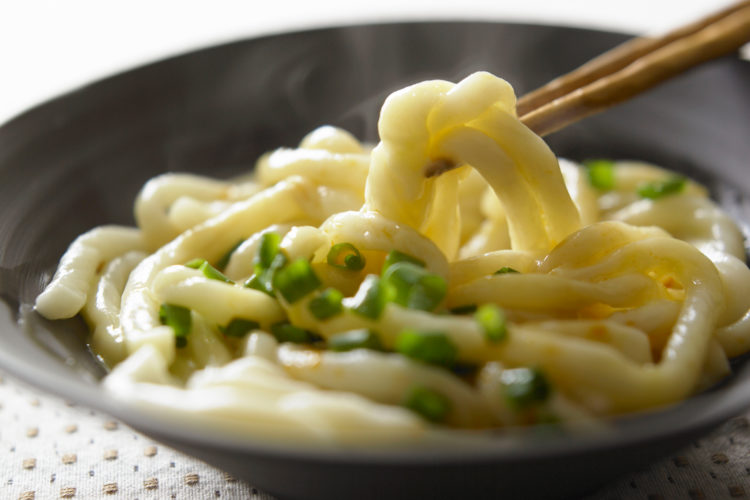 卵とらー油の釜揚げうどん