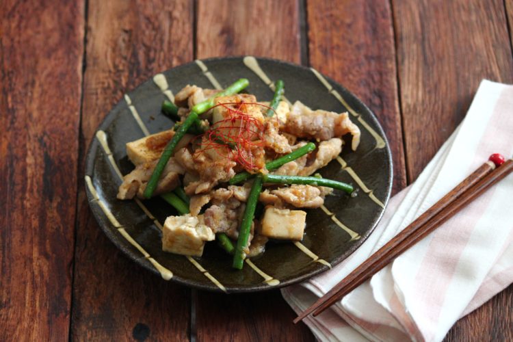 肉豆腐のピリ辛香味炒め