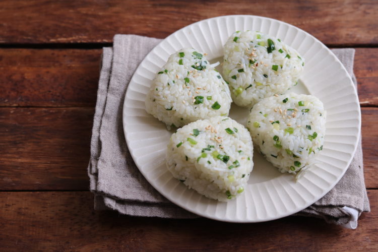 ねぎしらすのごま油おにぎり