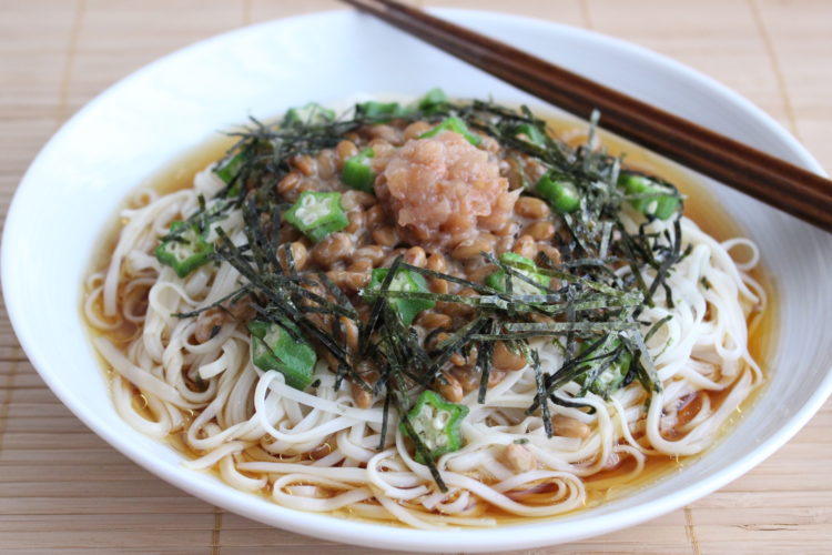 ネバネバ野菜と梅のぶっかけそうめん