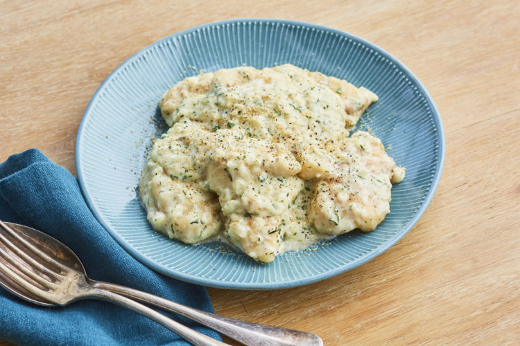 鶏むね肉のごま油揚げ焼き生クリーム煮